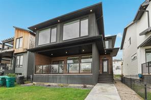 304 Grassland Boulevard W