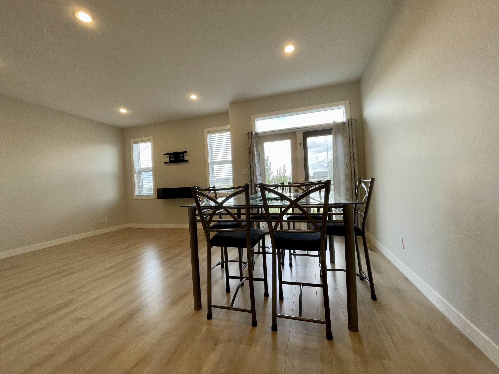 Dining Room Key Image