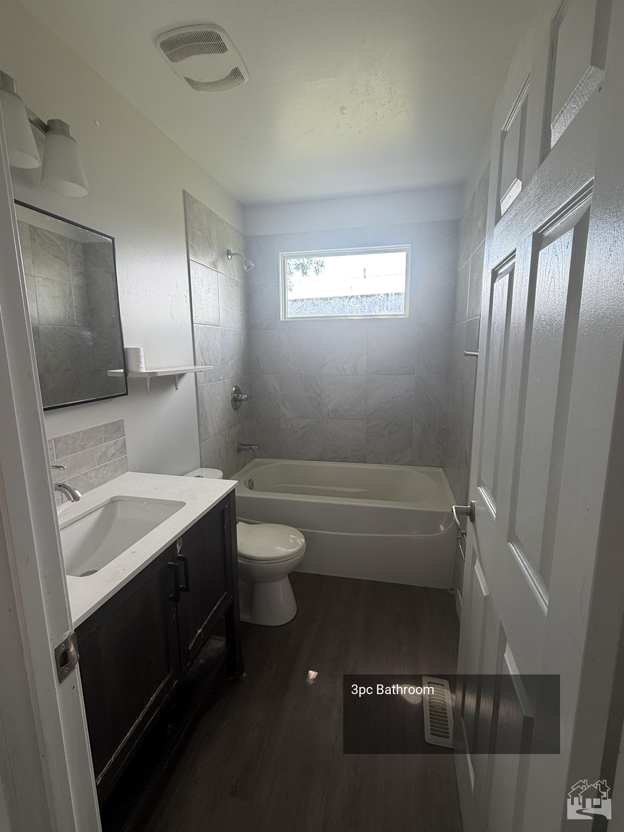 3pc Bathroom Key Image