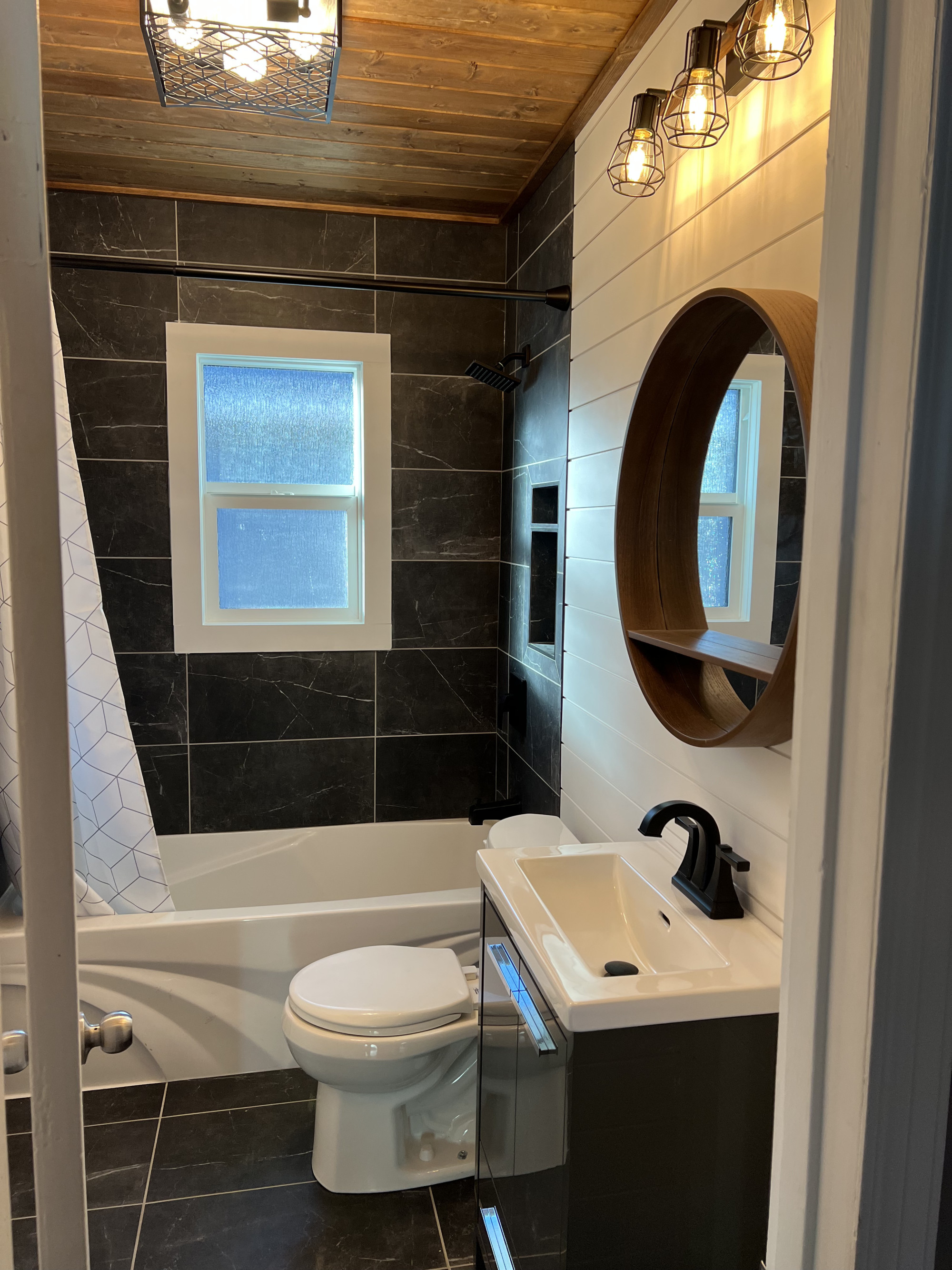 3pc Bathroom Key Image