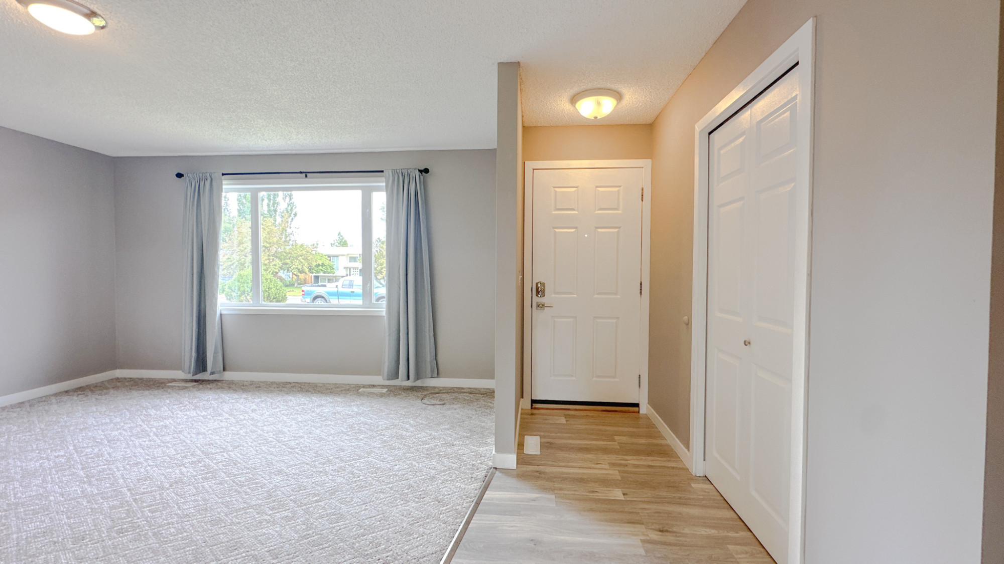 Foyer Key Image