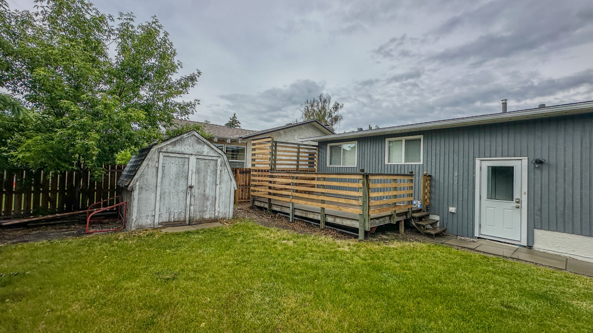 Back Yard Key Image