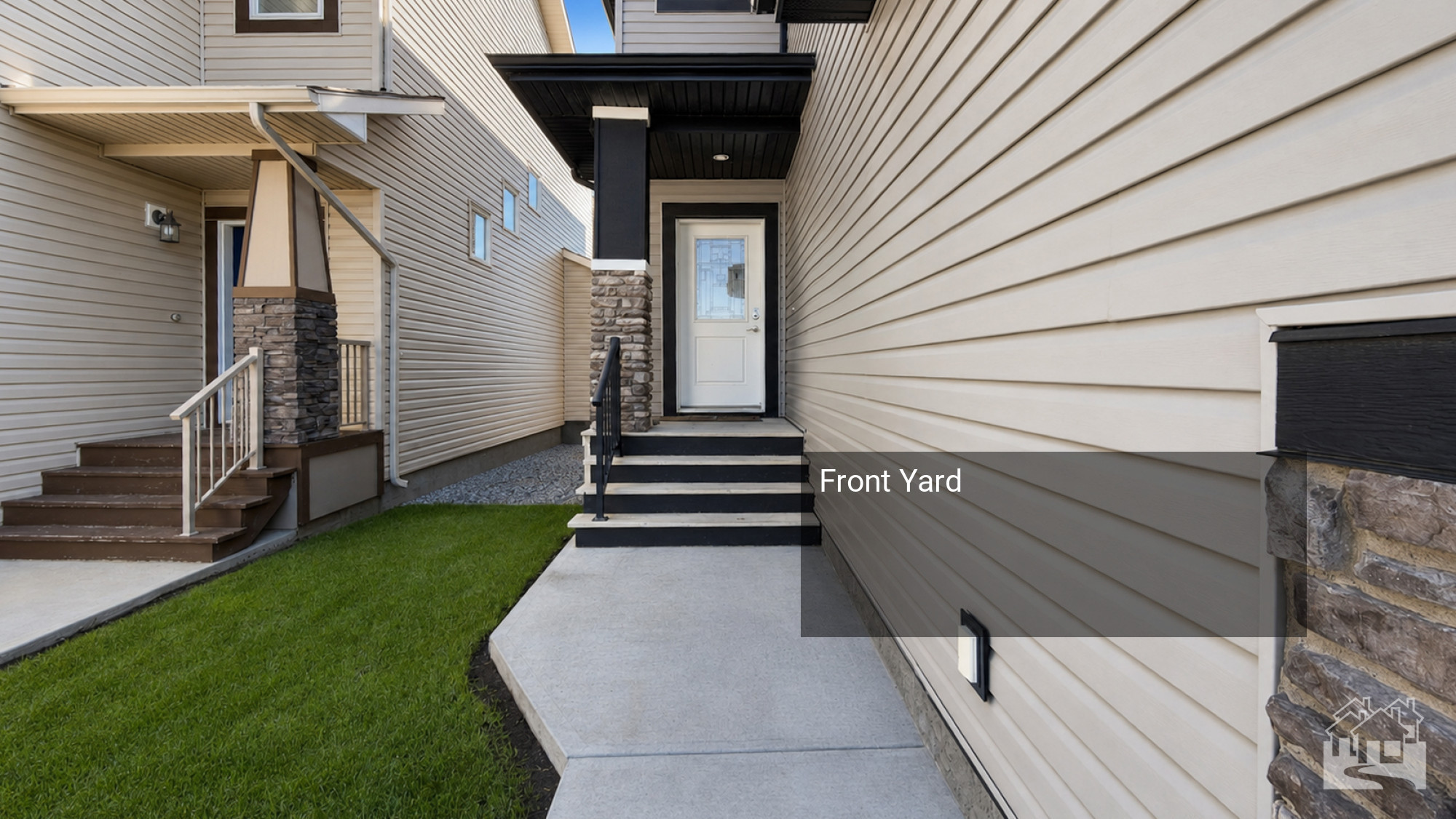 Front Yard Key Image