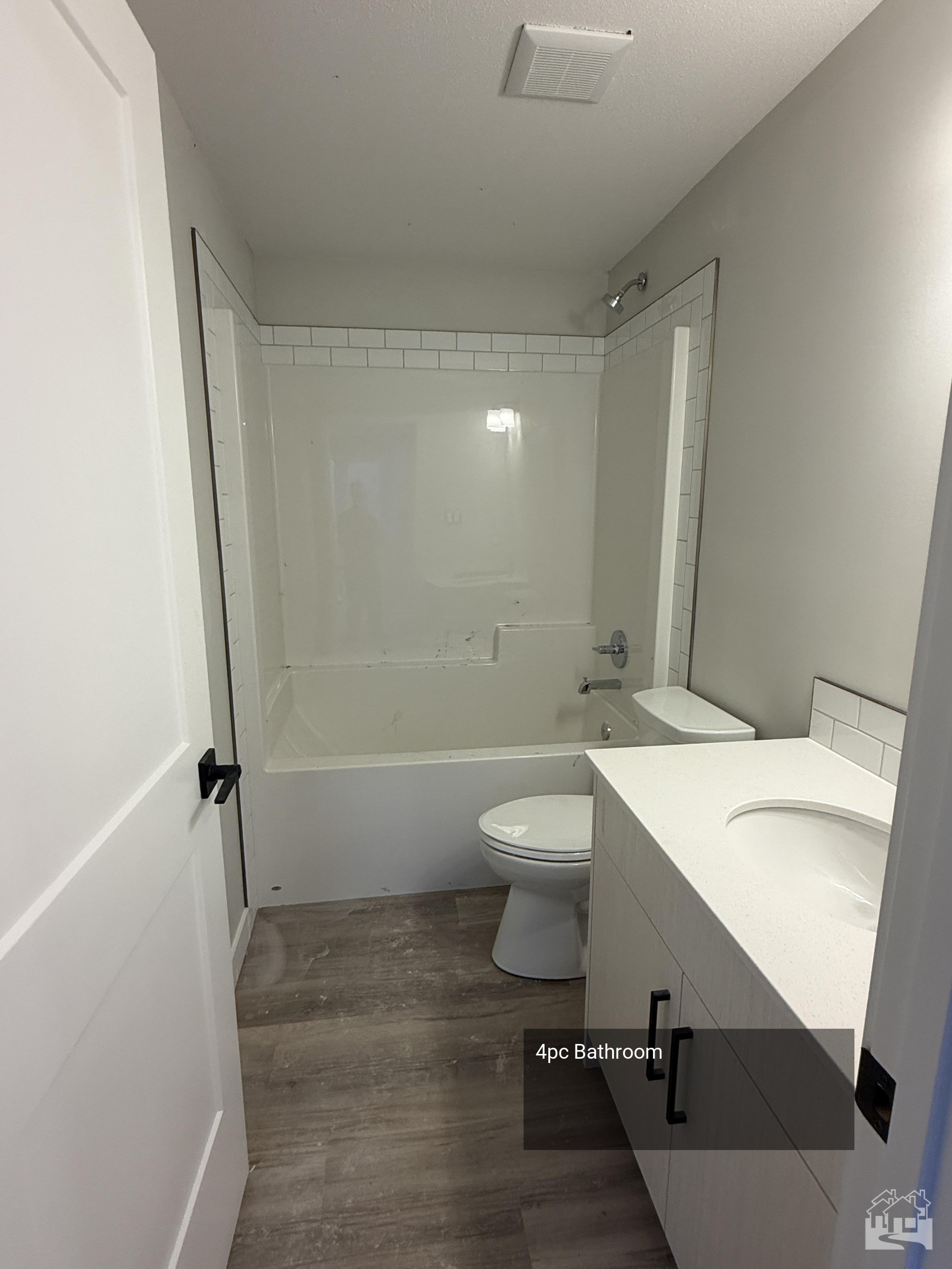 4pc Bathroom Key Image