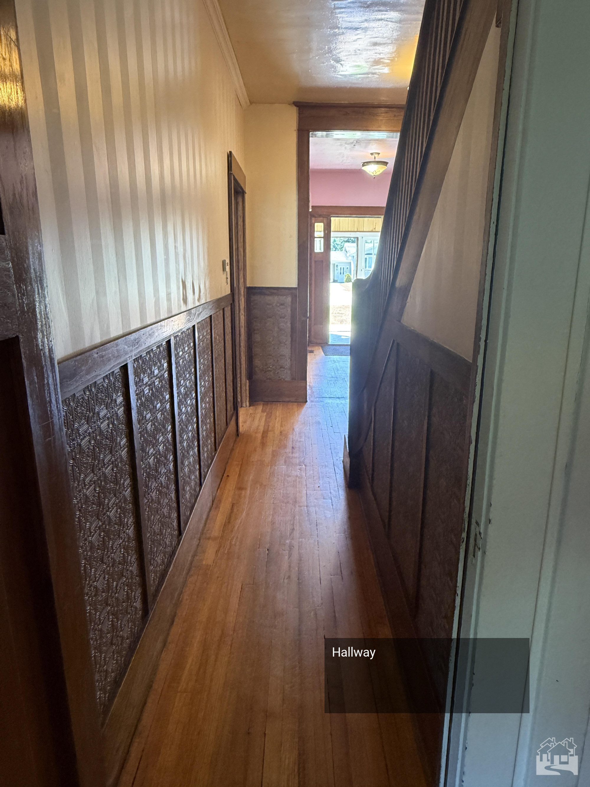 Hallway Key Image
