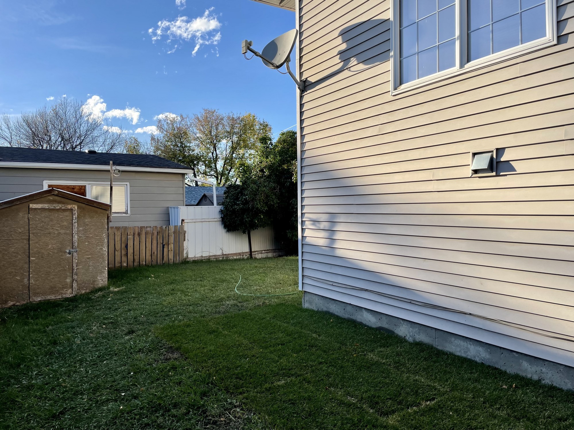 Back Yard Key Image