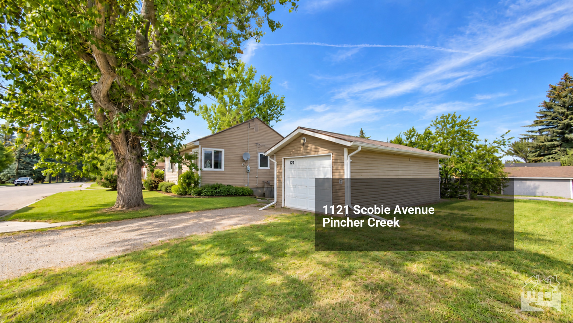 1121 Scobie Avenue Pincher Creek Key Image